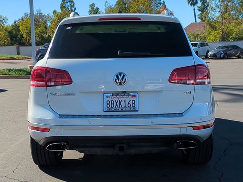 Used 2016 Volkswagen Touareg Sport image 6