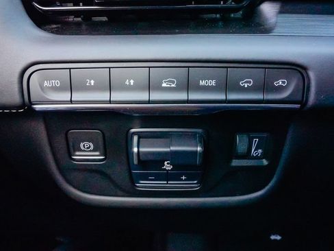Used 2021 Cadillac Escalade Sport Platinum AWD/4WD image 17