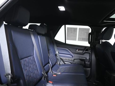 Used 2025 Toyota 4Runner Platinum AWD/4WD image 35