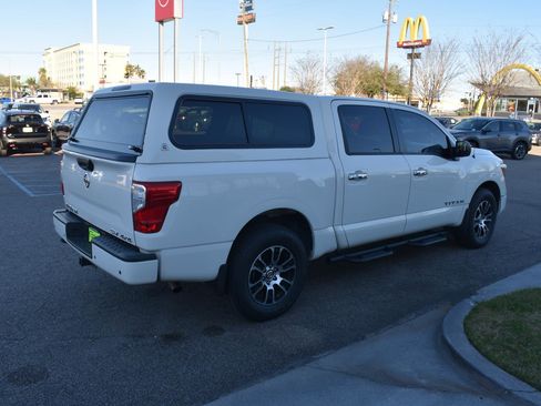 Used 2021 Nissan Titan SV w/ SV Convenience Package image 15