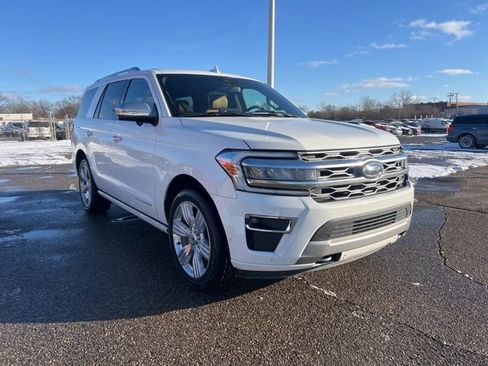 Certified 2022 Ford Expedition Platinum image 3