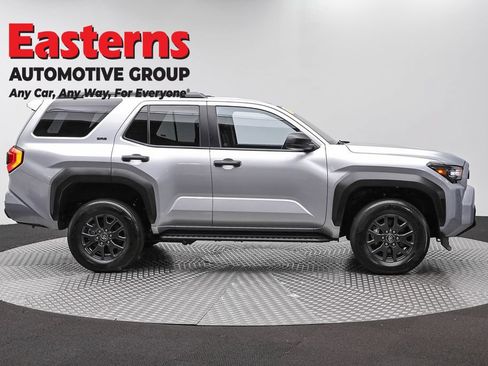 Used 2025 Toyota 4Runner SR5 AWD/4WD image 4