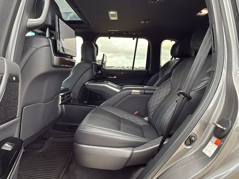 Used 2024 Lexus LX 600 4WD w/ Ultra Luxury Package image 15