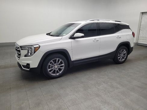 Used 2023 GMC Terrain SLT image 2