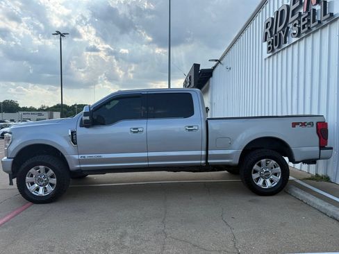 Used 2020 Ford F250 Platinum w/ FX4 Off-Road Package AWD/4WD image 3