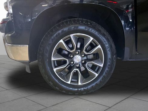 Used 2022 Chevrolet Silverado 1500 LT AWD/4WD image 10