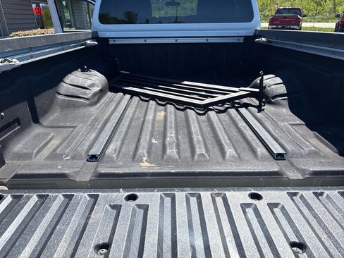 Used 2010 Nissan Frontier SE image 10