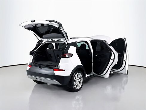 Used 2023 Chevrolet Bolt EUV LT w/ Driver Confidence Package image 21