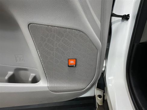 Used 2016 Toyota Highlander Limited image 19