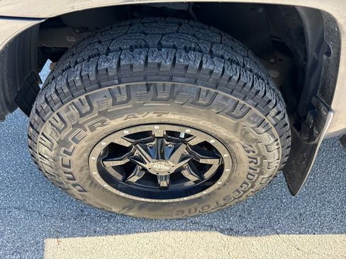 Used 2015 Toyota Tacoma PreRunner w/ SR5 Package RWD image 11