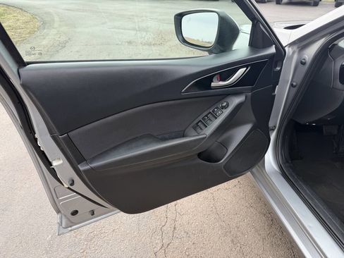 Used 2016 MAZDA MAZDA3 i Sport w/ Preferred Equipment Package image 11