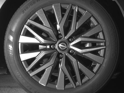 Used 2025 Nissan Altima 2.5 SV FWD image 13