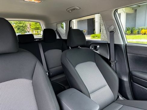 Used 2025 Kia Soul LX w/ LX Technology Package FWD image 15