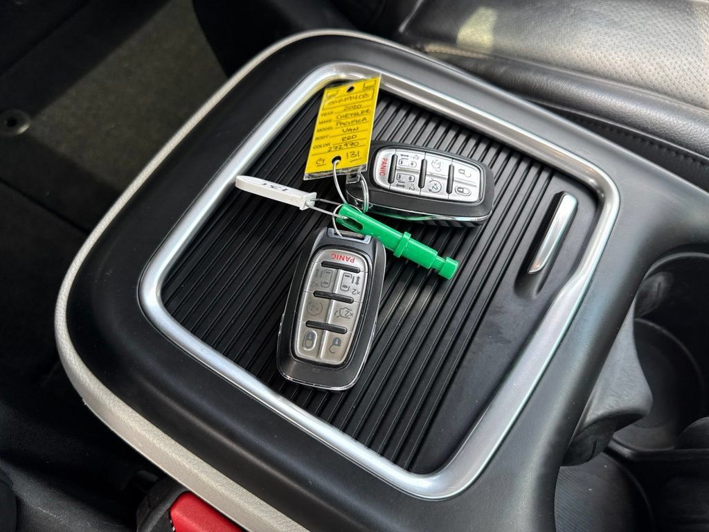 Used 2020 Chrysler Pacifica Touring-L Plus FWD image 59