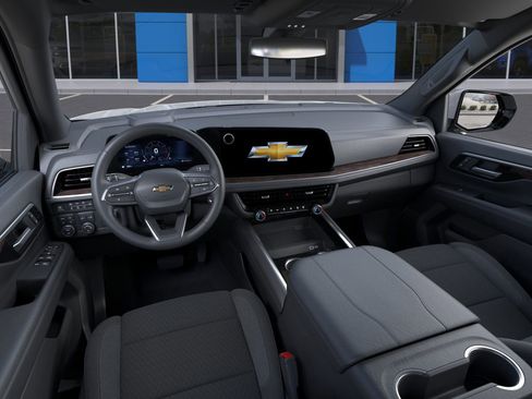 New 2025 Chevrolet Suburban LS image 15