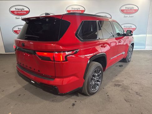 Used 2025 Toyota Sequoia Platinum AWD/4WD image 4