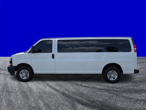 Used 2024 Chevrolet Express 3500 LS RWD image 7