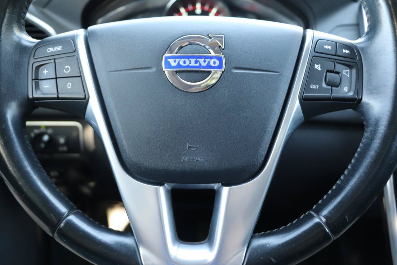 Used 2015 Volvo XC60 T6 AWD/4WD image 11