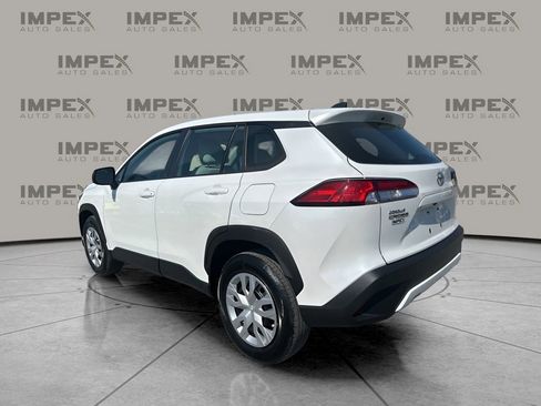 Used 2022 Toyota Corolla Cross L image 3