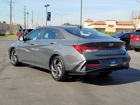 Used 2025 Hyundai Elantra SEL image 7