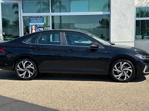 New 2025 Volkswagen Jetta SEL image 3