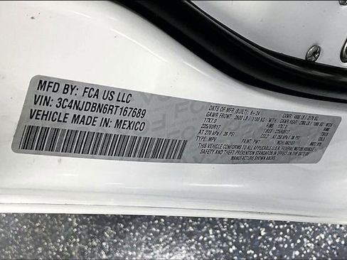 Used 2024 Jeep Compass Latitude image 18