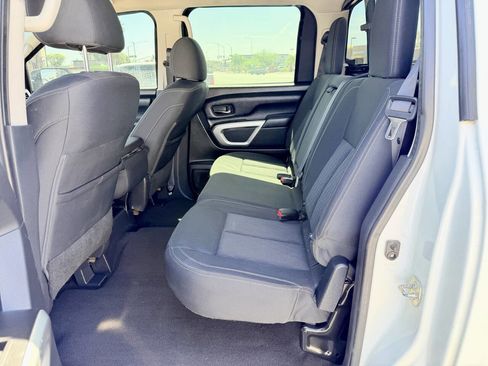 Used 2017 Nissan Titan SV RWD image 21