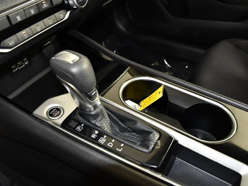 Used 2024 Nissan Altima 2.5 SV FWD image 29
