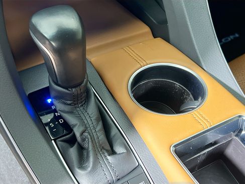 Used 2021 Toyota Avalon Limited w/ Advanced Safety Package FWD image 24