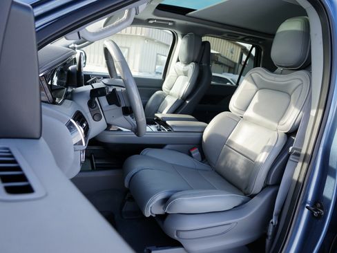 Used 2018 Lincoln Navigator Reserve w/ Technology Package image 14