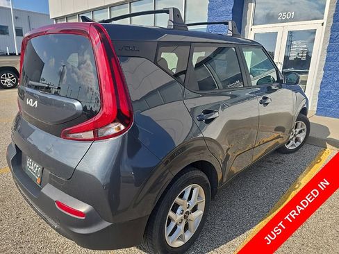 Used 2022 Kia Soul LX w/ Technology Package FWD image 3
