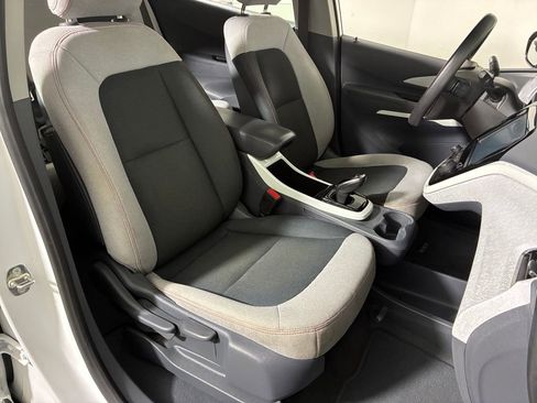 Used 2020 Chevrolet Bolt LT image 25