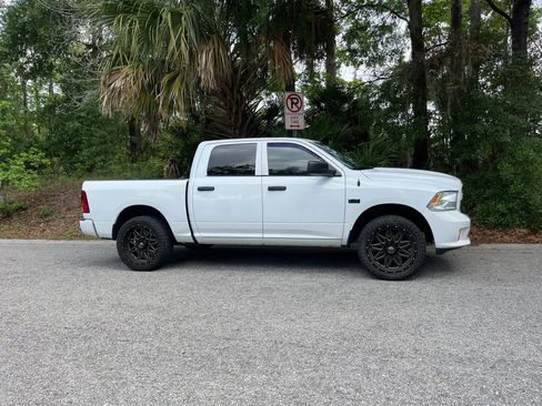 Used 2016 RAM 1500 Express RWD image 3