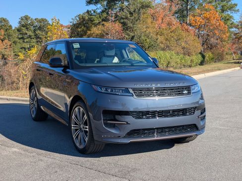 New 2025 Land Rover Range Rover Sport Dynamic SE image 3