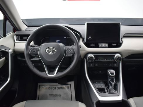 Used 2023 Toyota RAV4 XLE Premium image 16