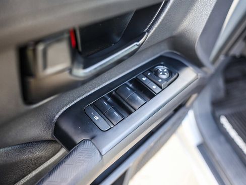 Certified 2025 Toyota Tacoma SR5 image 10