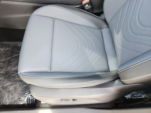 New 2026 Volkswagen Tiguan SE AWD/4WD image 22
