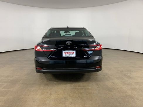 Used 2025 Toyota Camry LE image 10