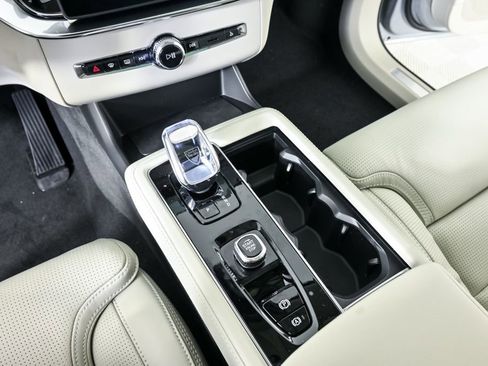 New 2026 Volvo XC90 B6 Ultra w/ Protection Package AWD/4WD image 16