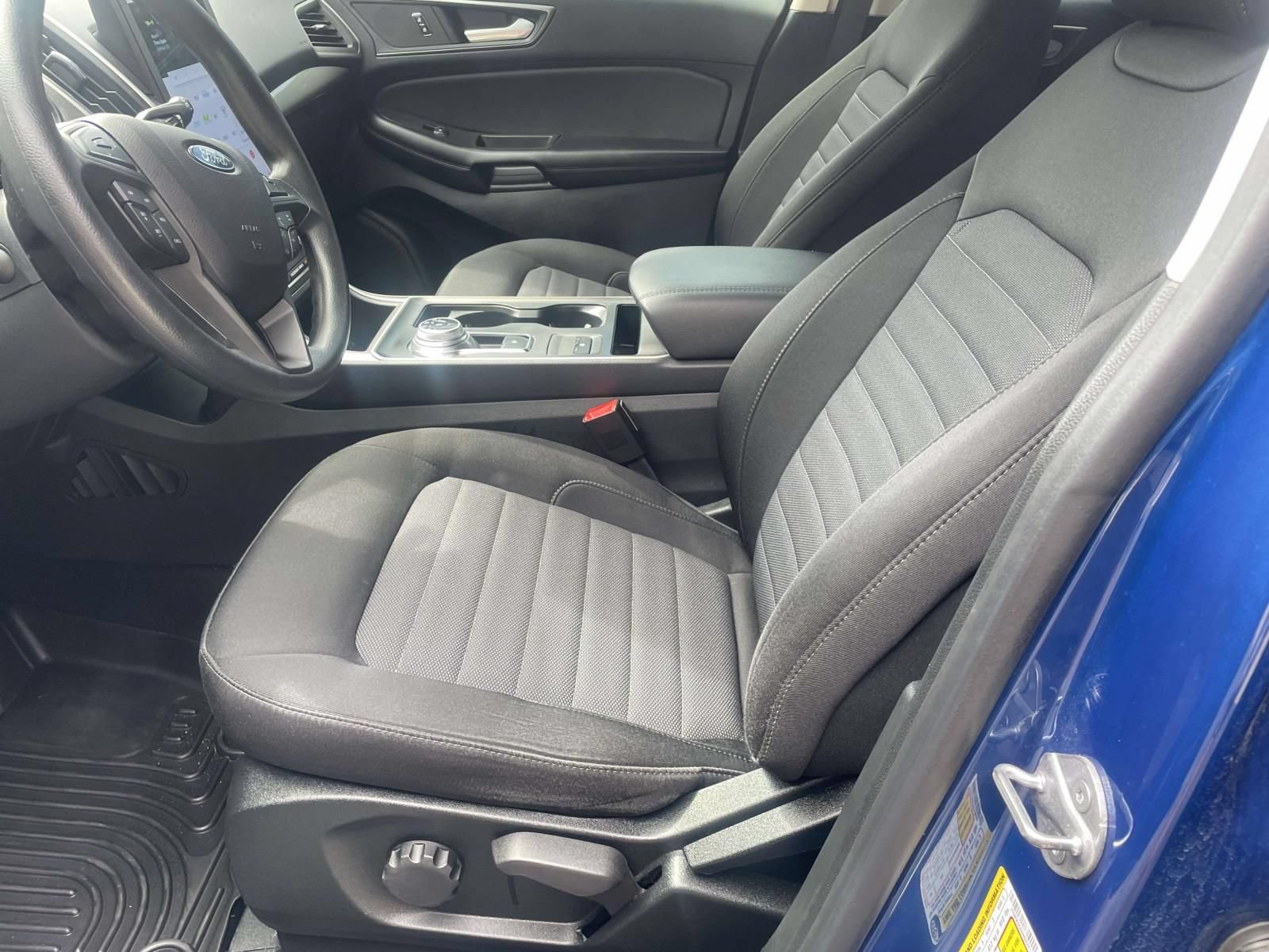 Used 2022 Ford Edge SE AWD/4WD image 9