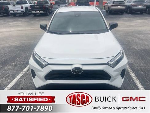 Used 2023 Toyota RAV4 LE FWD image 2