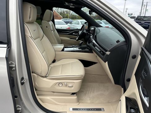 Used 2021 Cadillac Escalade Premium Luxury w/ Driver Assist Tech Package image 40