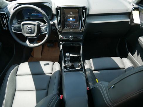 New 2026 Volvo XC40 B5 Plus w/ Protection Package Premier image 7