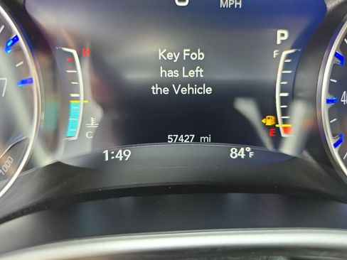 Used 2024 Chrysler Pacifica Touring-L FWD image 21