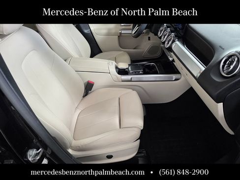 Used 2023 Mercedes-Benz GLB 250 image 24
