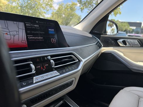 Used 2021 BMW X7 xDrive40i w/ Premium Package AWD/4WD image 30