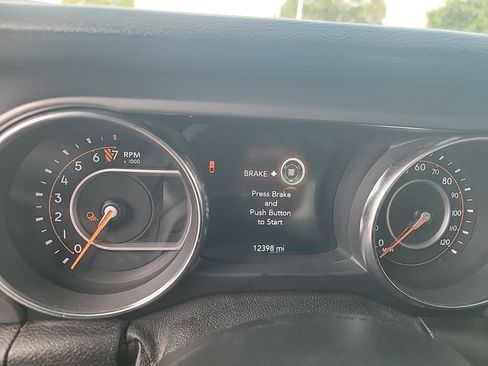 Used 2021 Jeep Gladiator Sport AWD/4WD image 5
