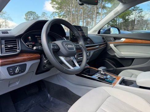 Used 2023 Audi Q5 2.0T Premium Plus w/ Premium Plus Package AWD/4WD image 10