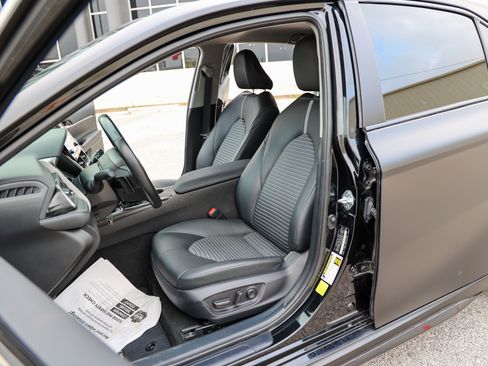 Used 2024 Toyota Camry SE FWD image 29