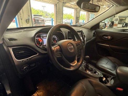 Used 2019 Jeep Cherokee Limited AWD/4WD image 11